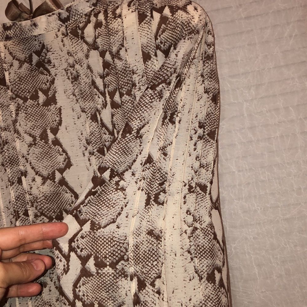 L Python Print Pullover Style V-Neck Long Sleeve … - image 6